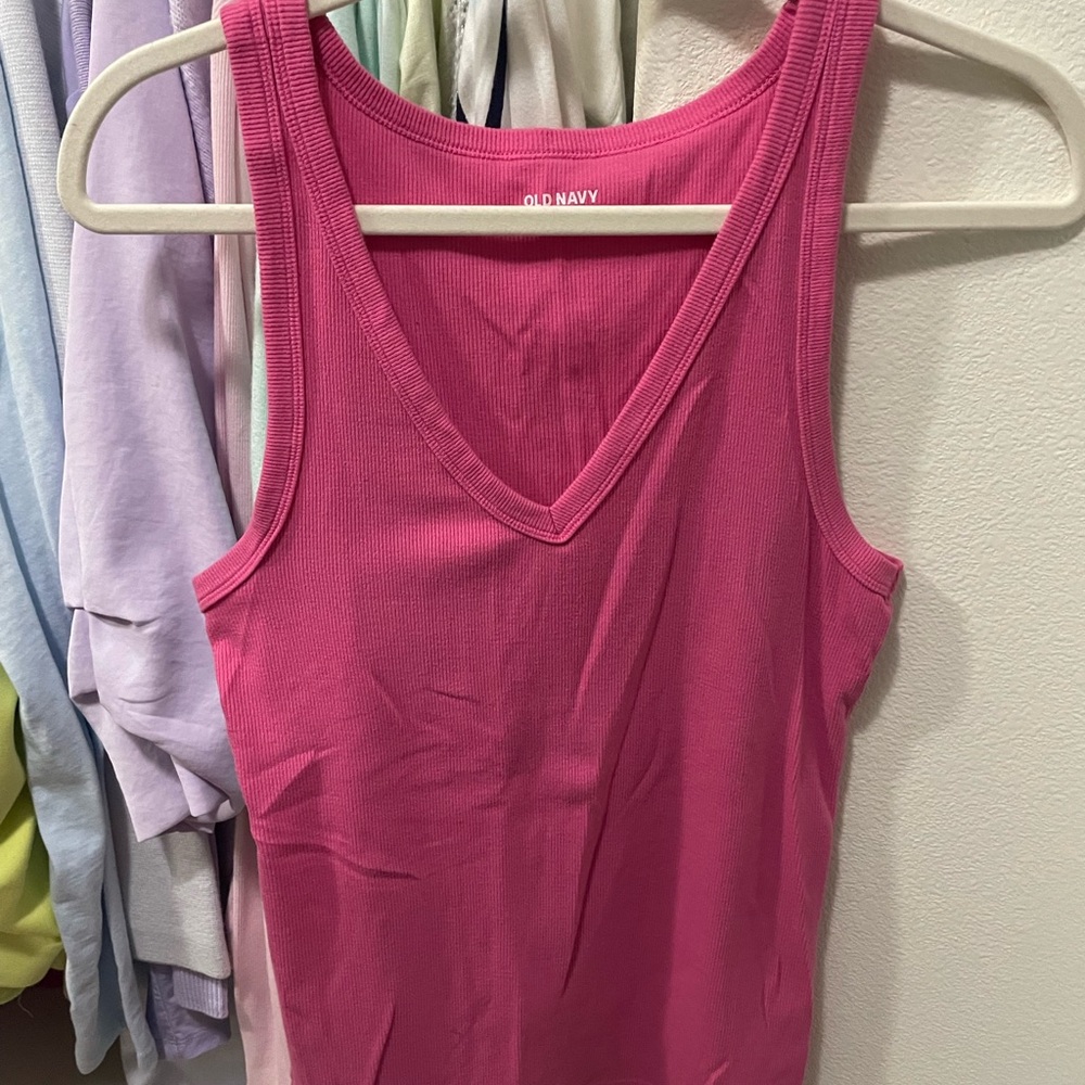 Old Navy Pink Fitted Sleeveless Tank Top